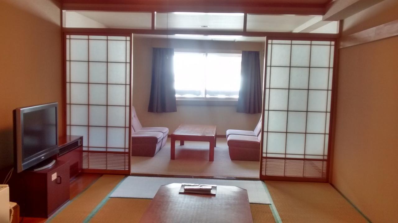 志贺皇宫酒店 山之內 外观 照片