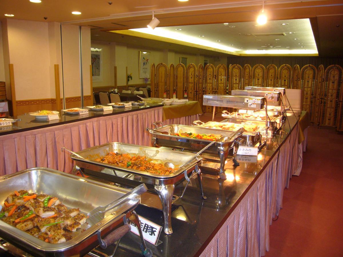 志贺皇宫酒店 山之內 外观 照片